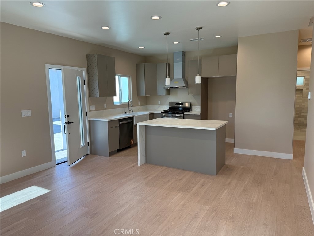 1072 N Vinedo Avenue - Photo 3
