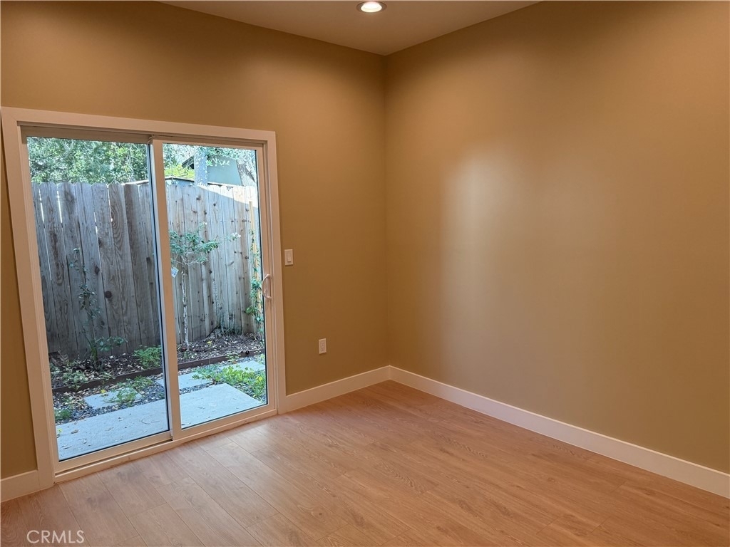1072 N Vinedo Avenue - Photo 11