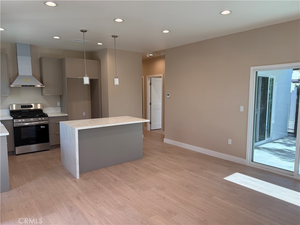 1072 N Vinedo Avenue - Photo 4