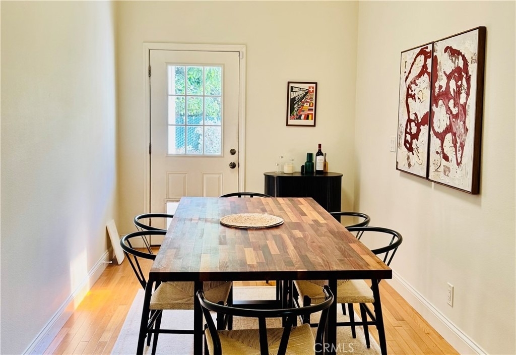 2530 S Bentley Avenue - Photo 9