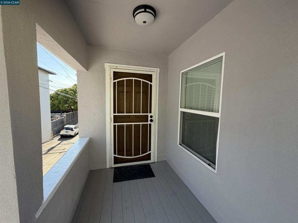 723 Florida St - Photo 1