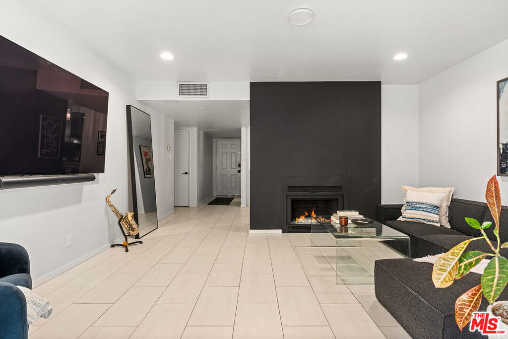 2018 Griffith Park Boulevard - Photo 4