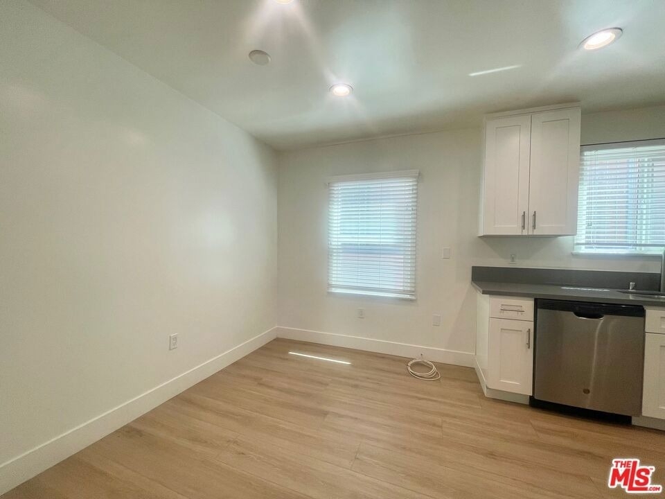 4441 Tujunga Avenue - Photo 7