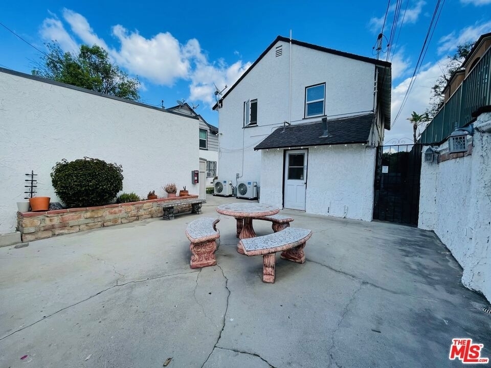 4441 Tujunga Avenue - Photo 29
