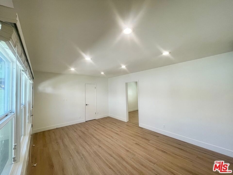 4441 Tujunga Avenue - Photo 2