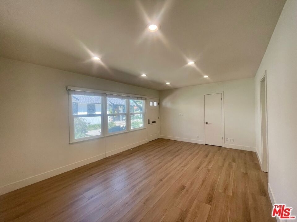 4441 Tujunga Avenue - Photo 3