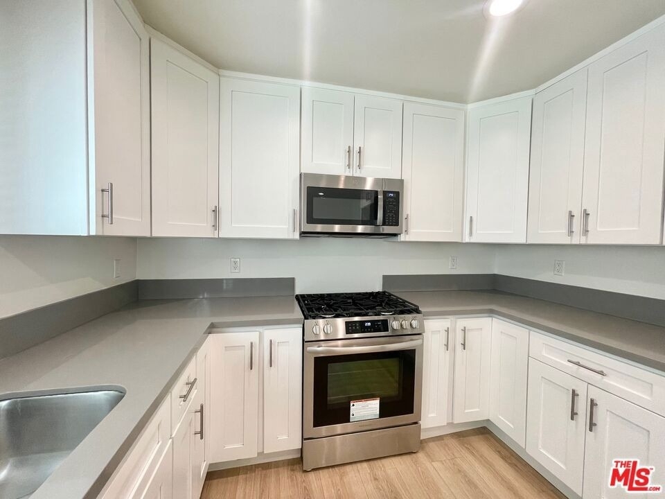 4441 Tujunga Avenue - Photo 11