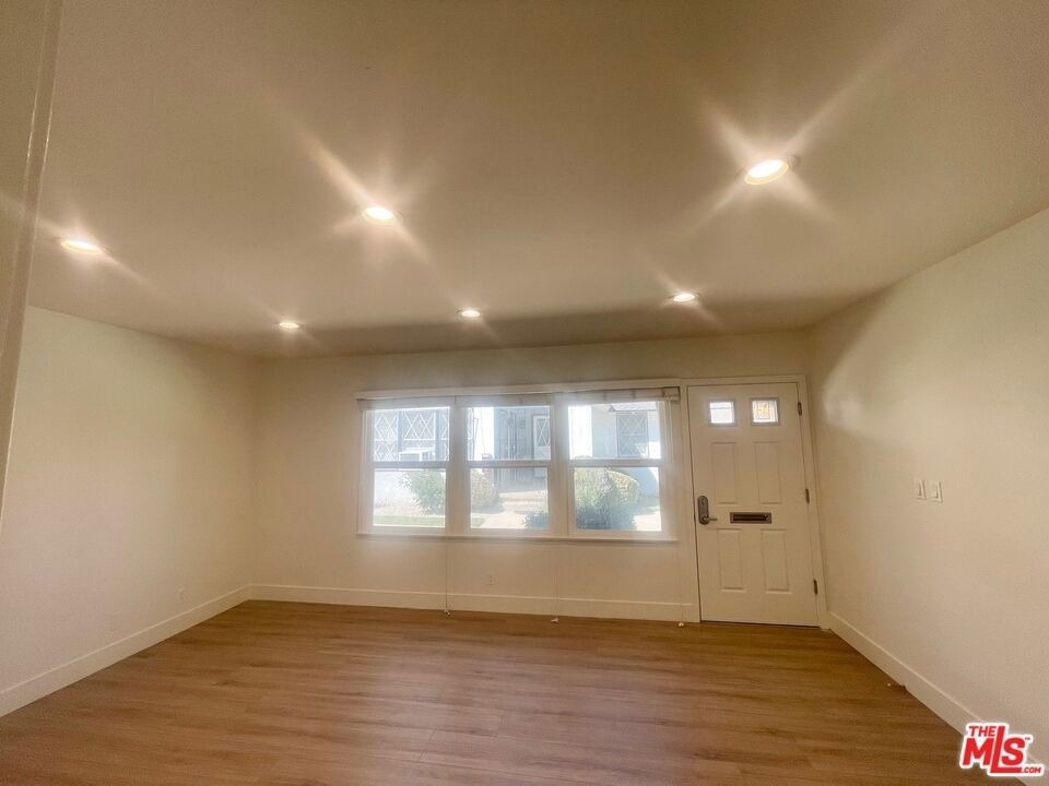 4441 Tujunga Avenue - Photo 5
