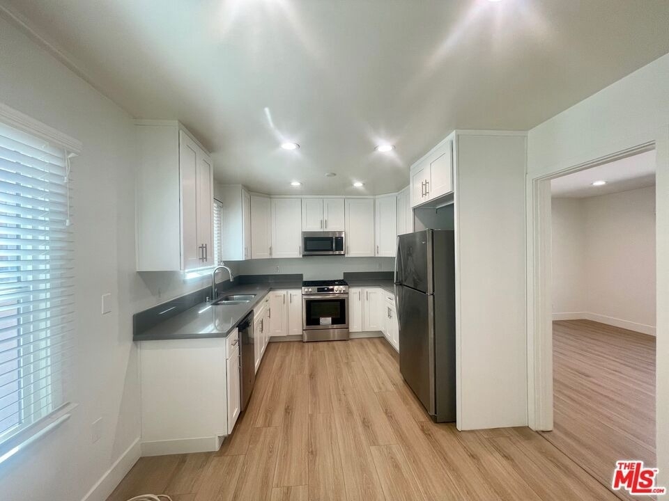 4441 Tujunga Avenue - Photo 9