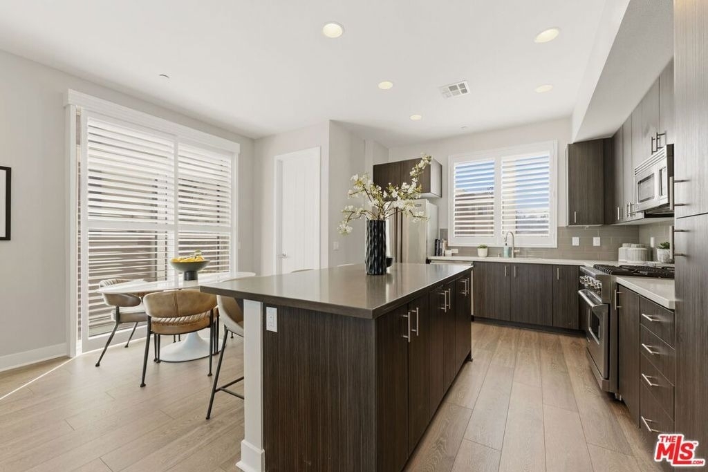 2753 Waverly Drive - Photo 4