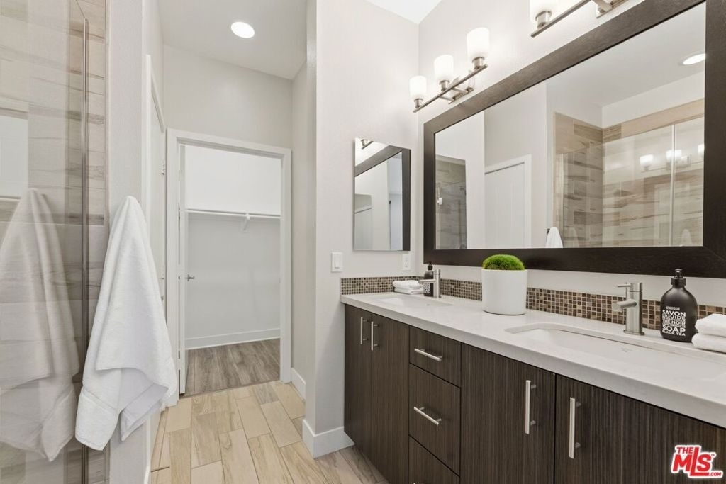 2753 Waverly Drive - Photo 13
