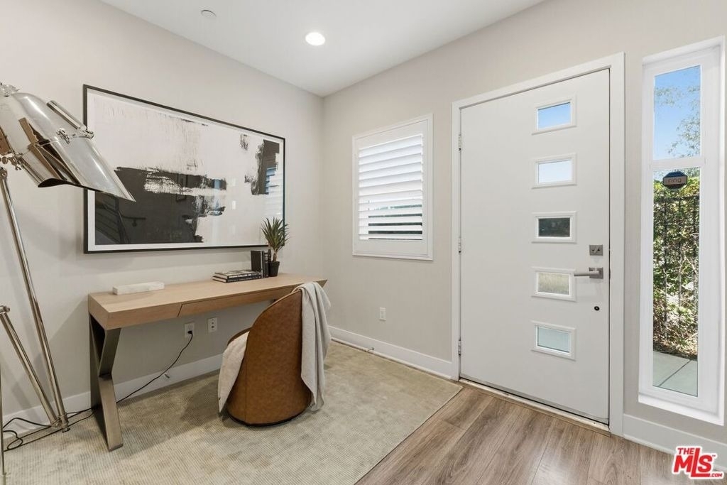 2753 Waverly Drive - Photo 3