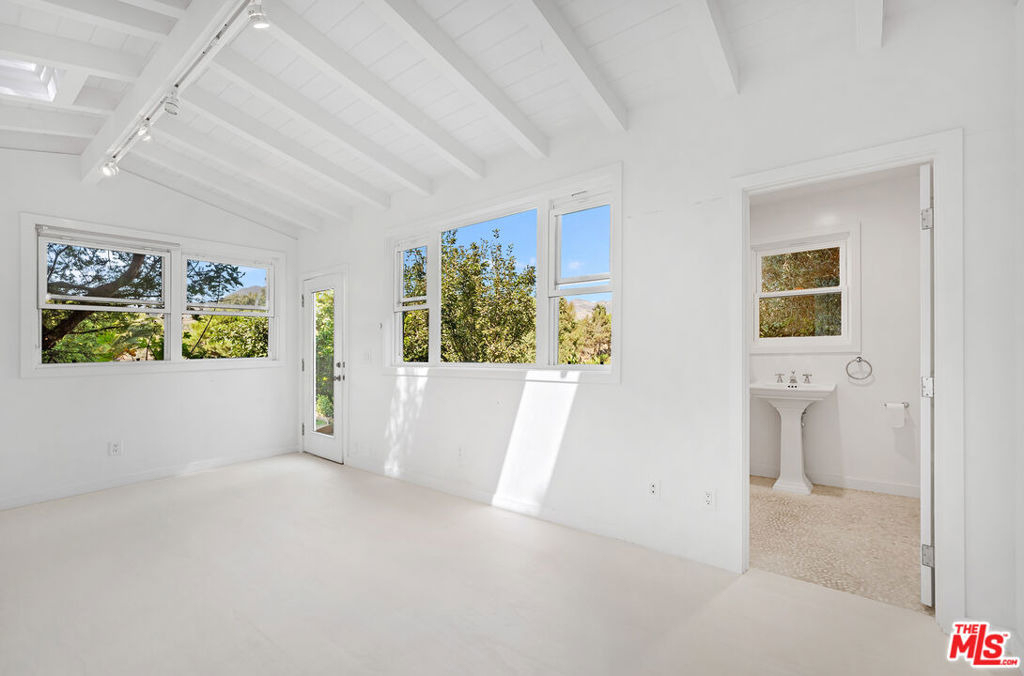 6644 Wildlife Road - Photo 28