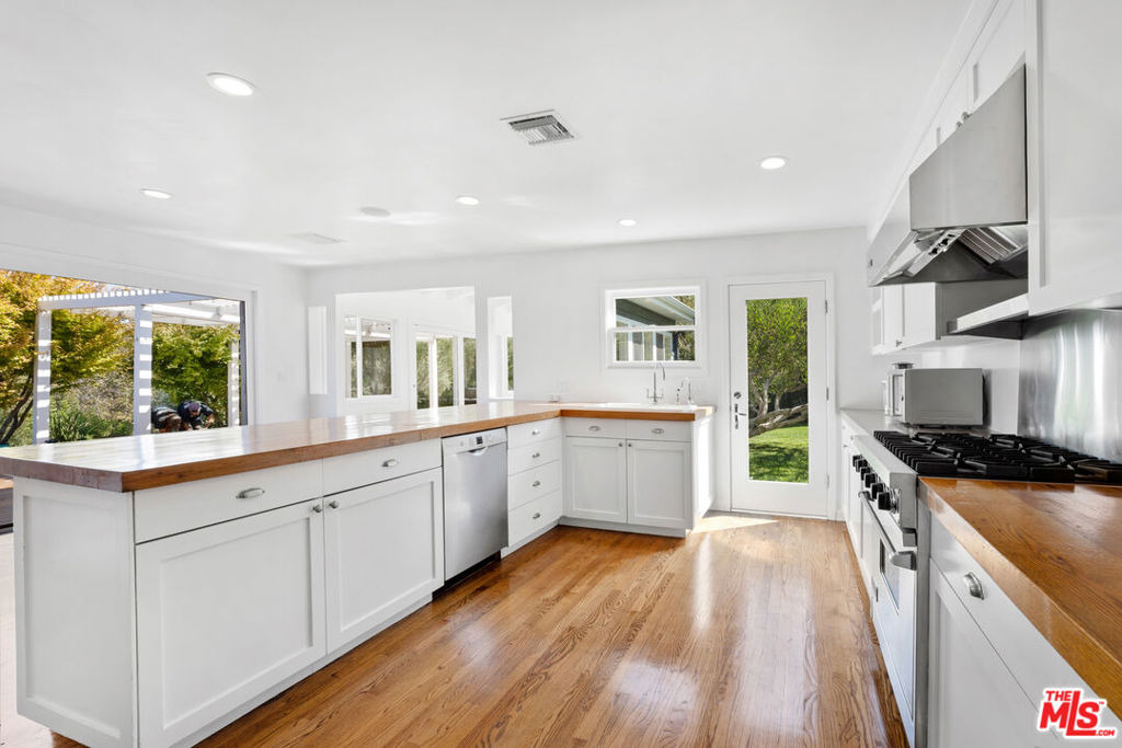 6644 Wildlife Road - Photo 11