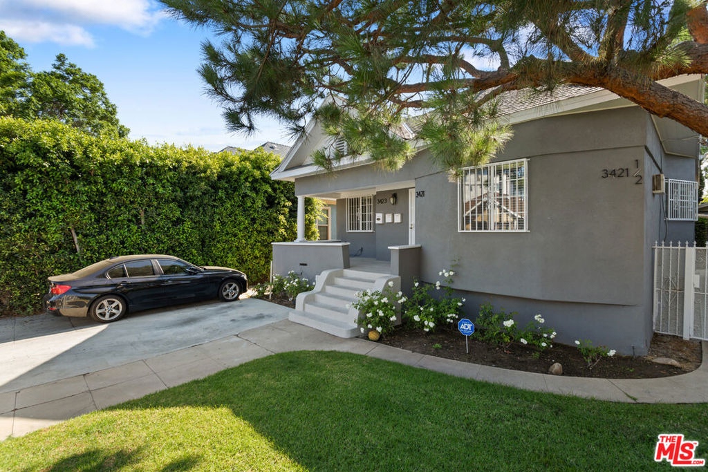 3421 Walton Avenue - Photo 0