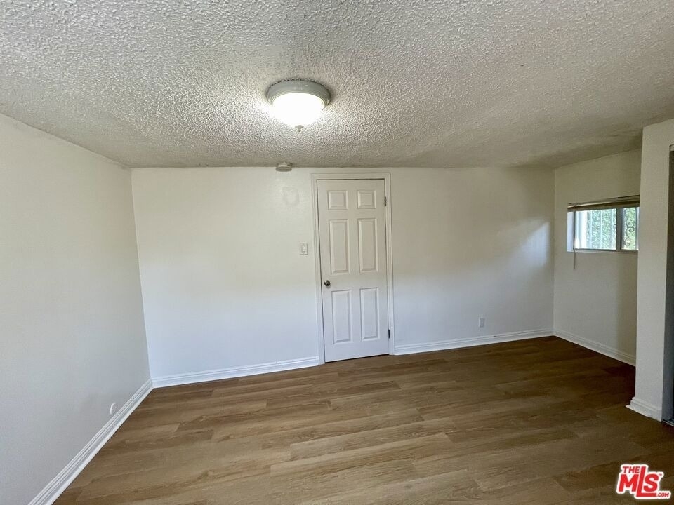 3421 Walton Avenue - Photo 9