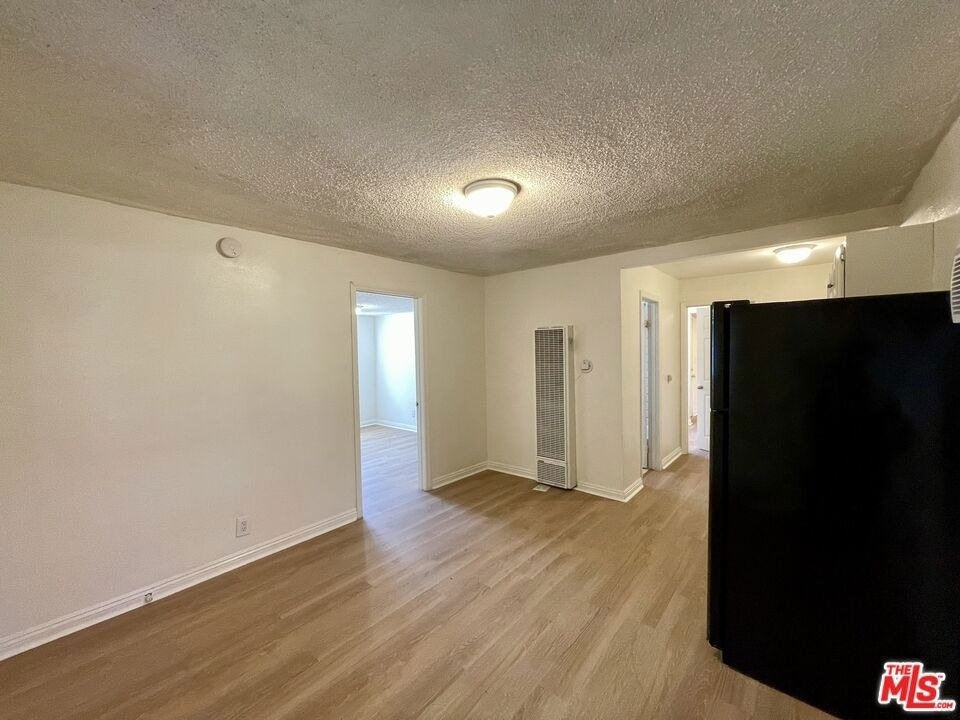 3421 Walton Avenue - Photo 3