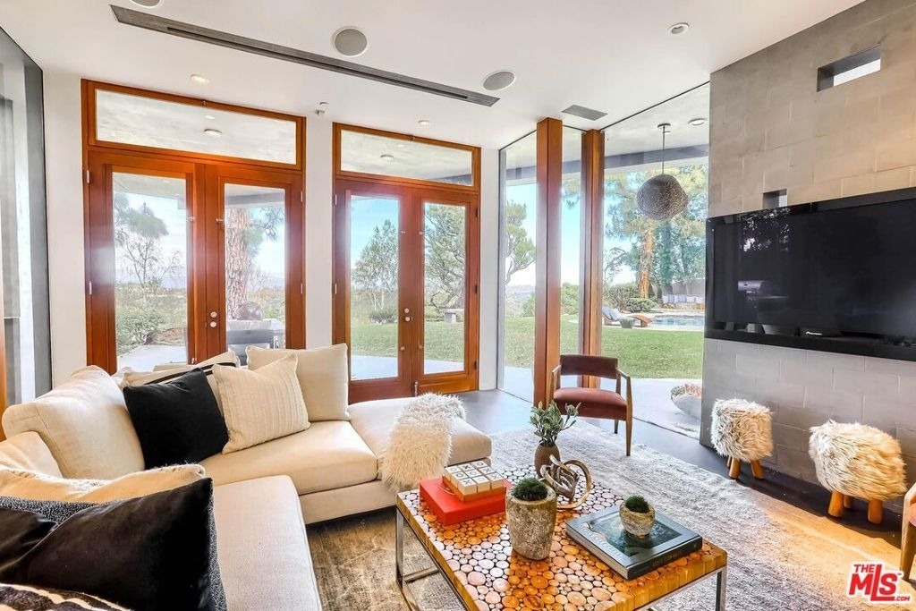 2238 Stradella Road - Photo 3