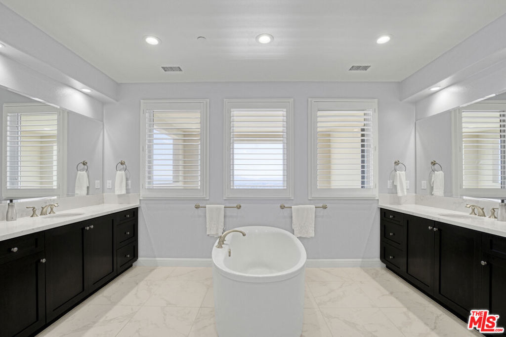 20326 W Liverpool Way - Photo 35