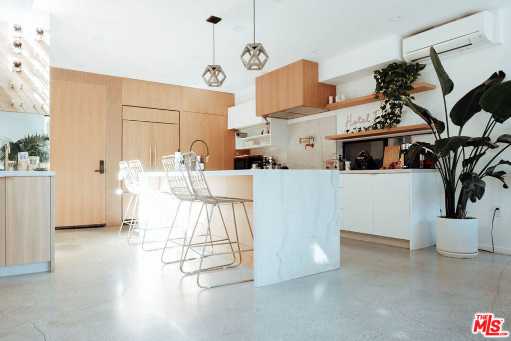 115 Park Place - Photo 1