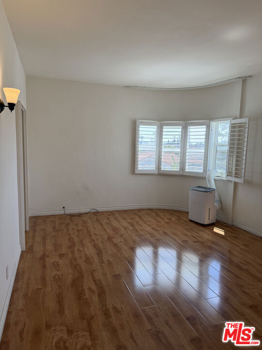 839 N Alexandria Avenue - Photo 4