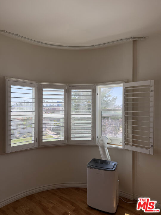 839 N Alexandria Avenue - Photo 7
