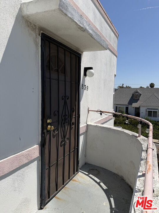 839 N Alexandria Avenue - Photo 39