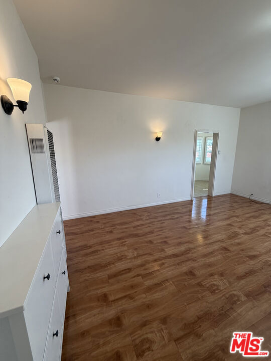 839 N Alexandria Avenue - Photo 2