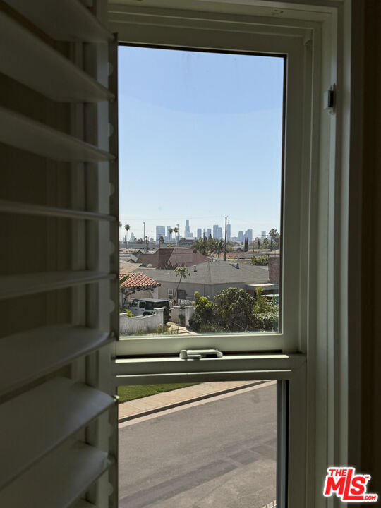 839 N Alexandria Avenue - Photo 13