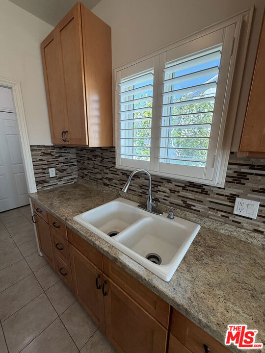 839 N Alexandria Avenue - Photo 18