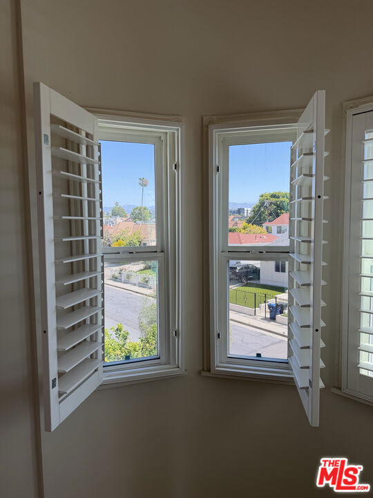 839 N Alexandria Avenue - Photo 27