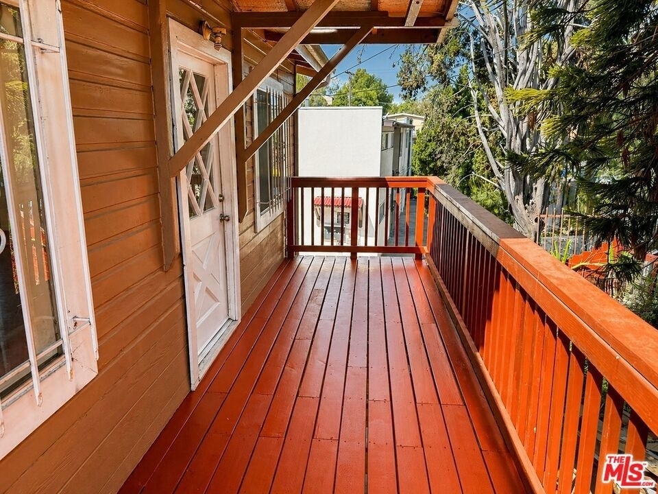 5966 Benner Street - Photo 2