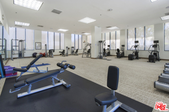 10724 Wilshire Boulevard - Photo 19