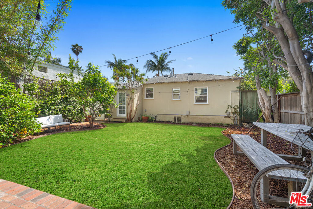 815 Crestmoore Place - Photo 1