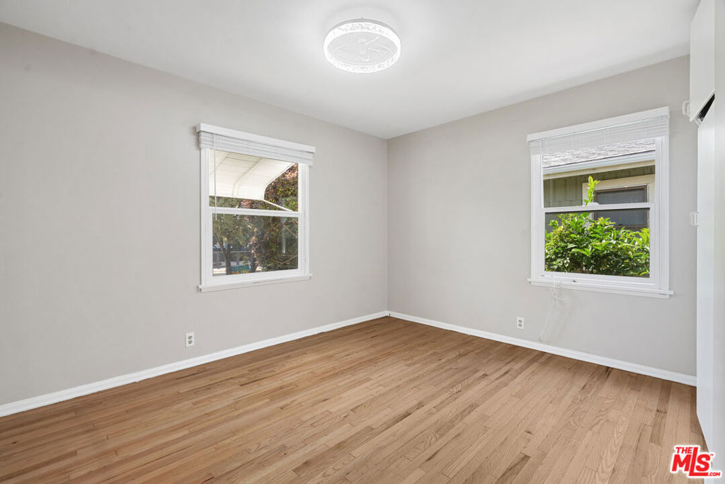 815 Crestmoore Place - Photo 13