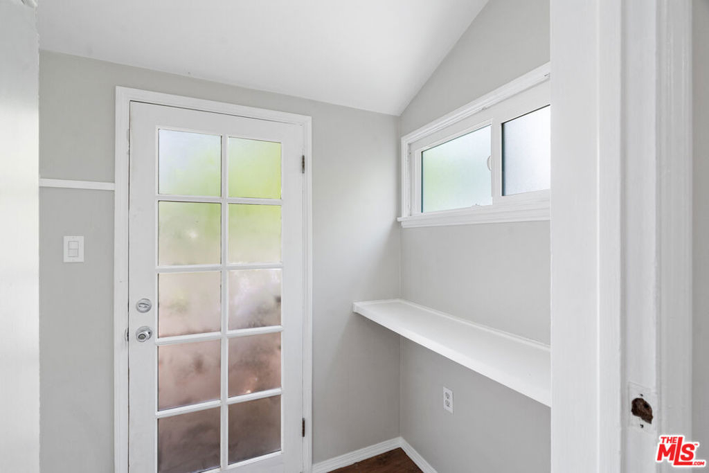 815 Crestmoore Place - Photo 12