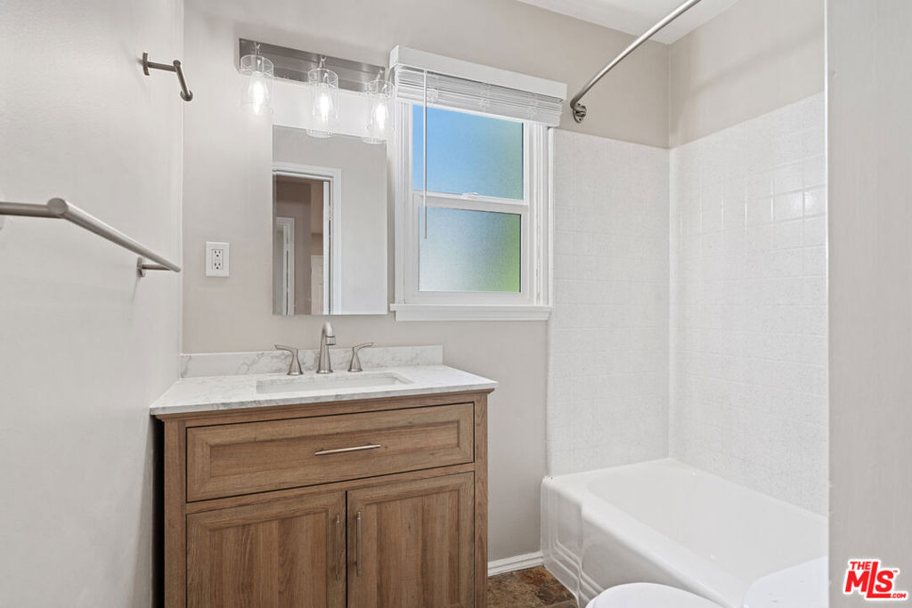 815 Crestmoore Place - Photo 15