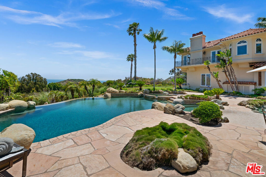 7160 Dume Drive - Photo 4