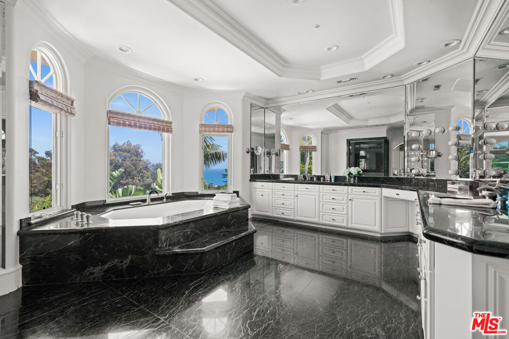 7160 Dume Drive - Photo 15