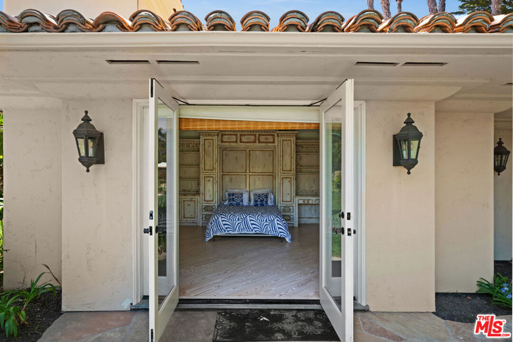 7160 Dume Drive - Photo 24
