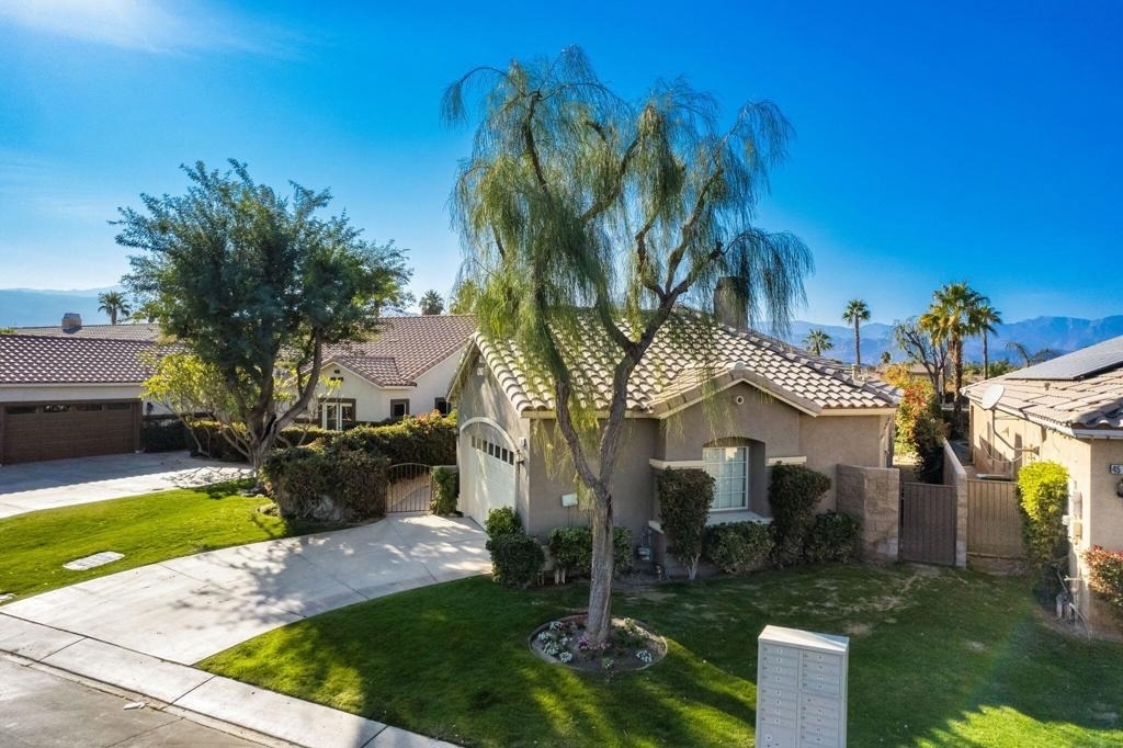 45809 Crosswater Street - Photo 2