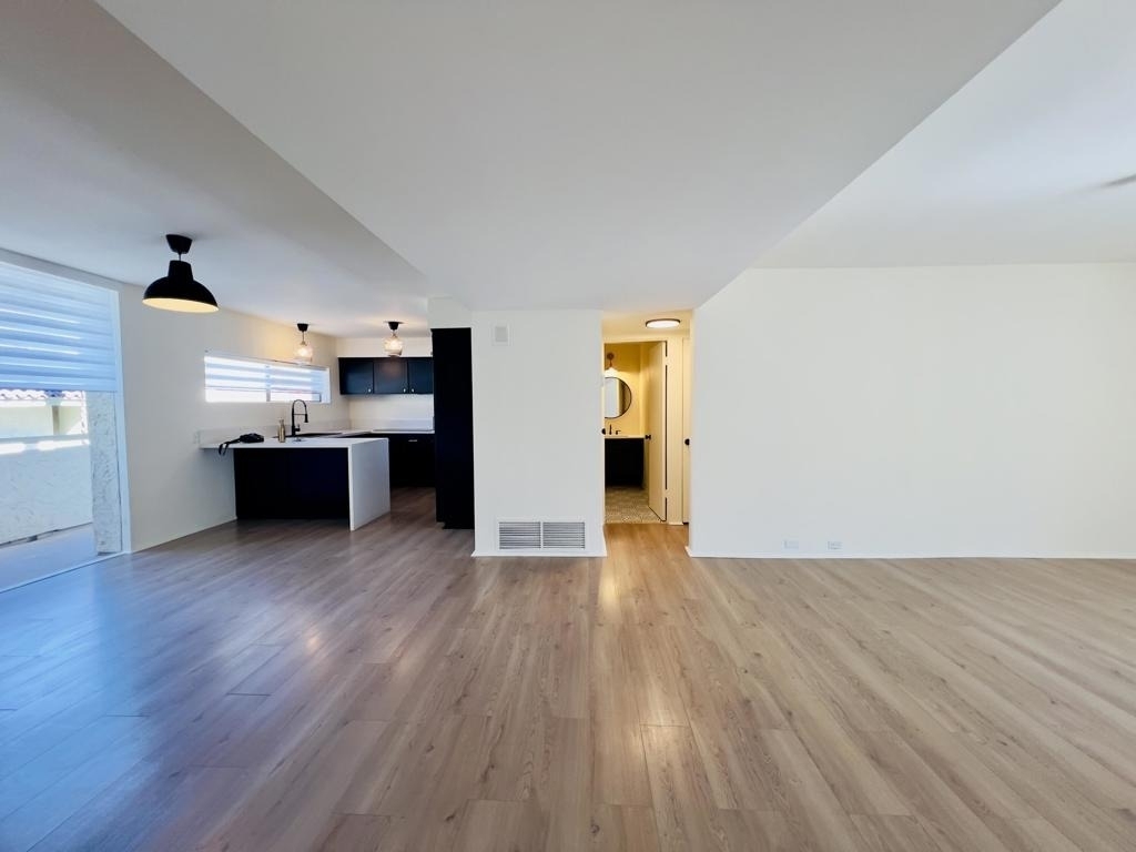 251 E La Verne Way - Photo 5