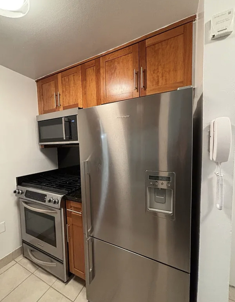 101 West 55th Street - Photo 1