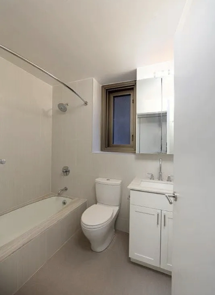 101 West 55th Street - Photo 4