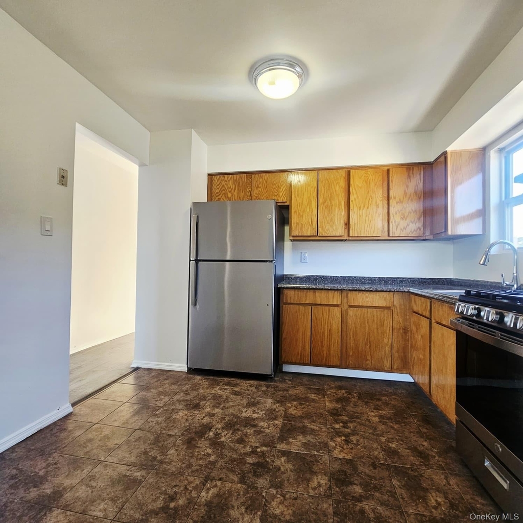 145-20 227th Street - Photo 3