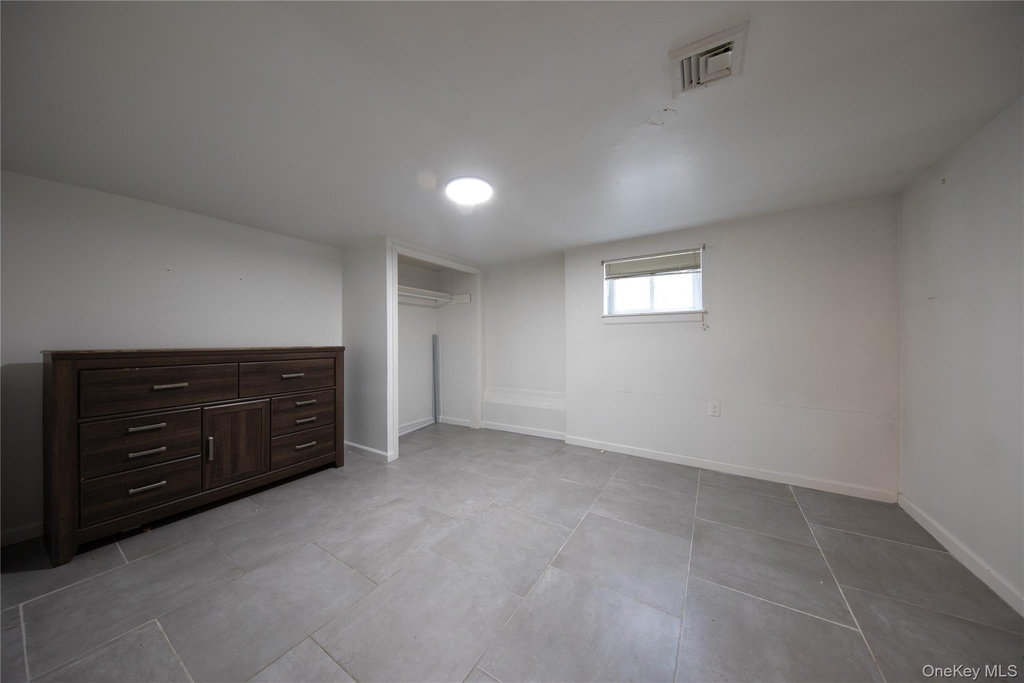 95 Irving Avenue - Photo 2