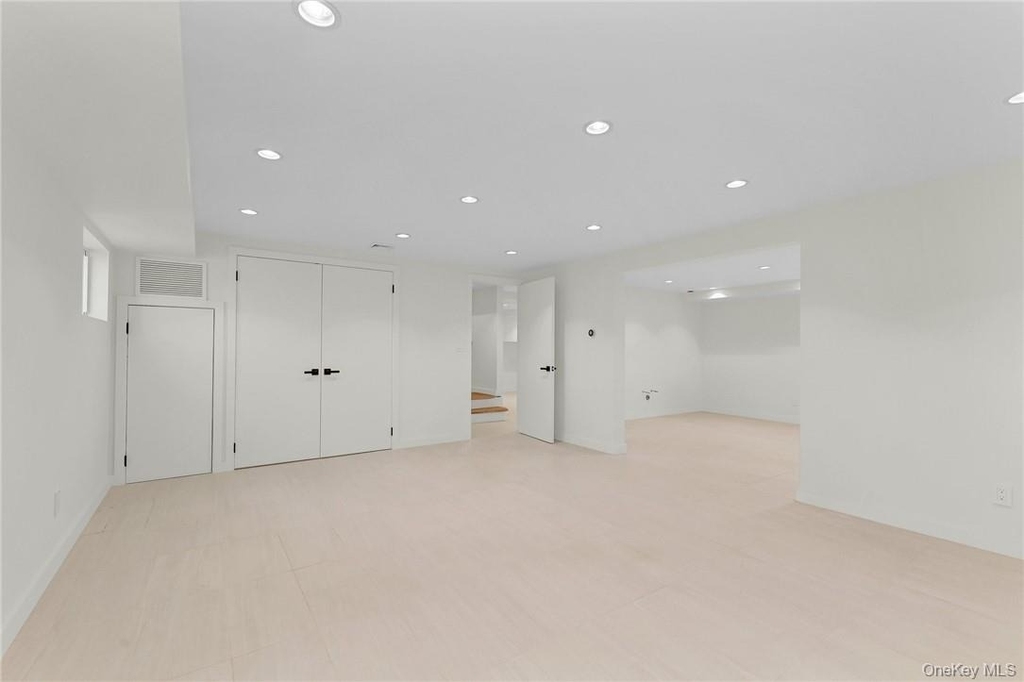 225 Hilltop Street - Photo 15
