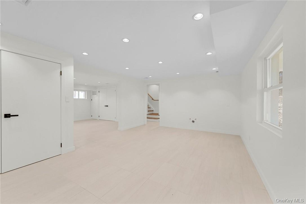 225 Hilltop Street - Photo 32