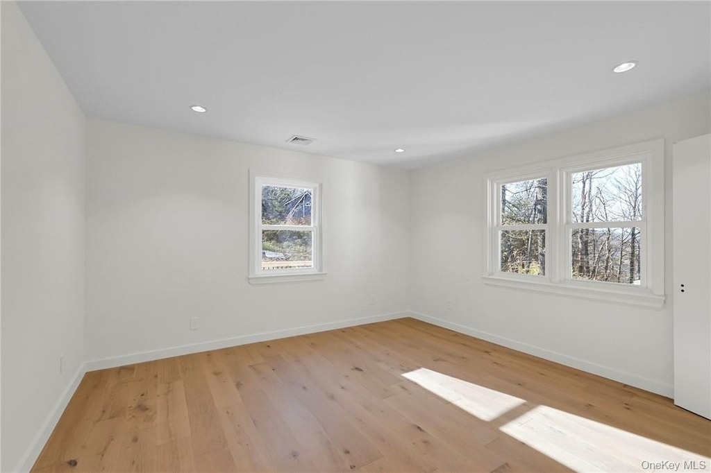 225 Hilltop Street - Photo 18