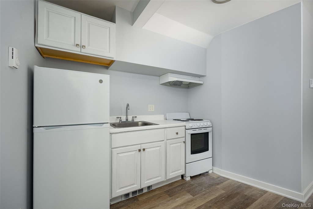 39 Fowler Avenue - Photo 3